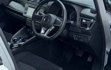 Nissan Leaf II, 2018 год, 1 350 000 рублей, 7 фотография
