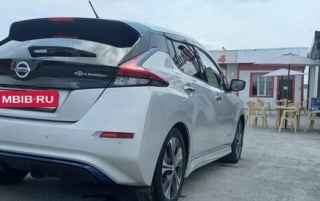 Nissan Leaf II, 2018 год, 1 350 000 рублей, 5 фотография