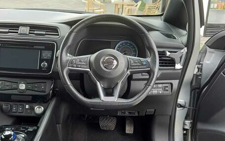 Nissan Leaf II, 2018 год, 1 350 000 рублей, 9 фотография