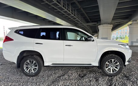 Mitsubishi Pajero Sport III рестайлинг, 2018 год, 2 700 000 рублей, 2 фотография