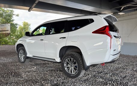 Mitsubishi Pajero Sport III рестайлинг, 2018 год, 2 700 000 рублей, 5 фотография