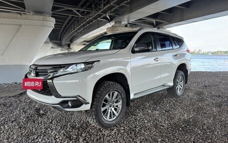 Mitsubishi Pajero Sport III рестайлинг, 2018 год, 2 700 000 рублей, 6 фотография