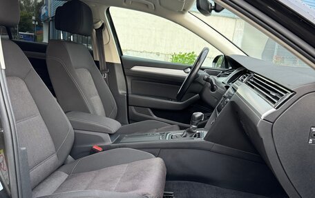 Volkswagen Passat B8 рестайлинг, 2018 год, 1 750 000 рублей, 11 фотография