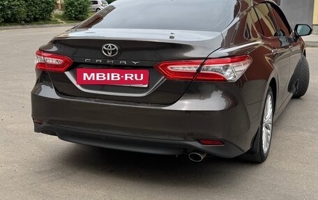 Toyota Camry, 2018 год, 2 750 000 рублей, 3 фотография