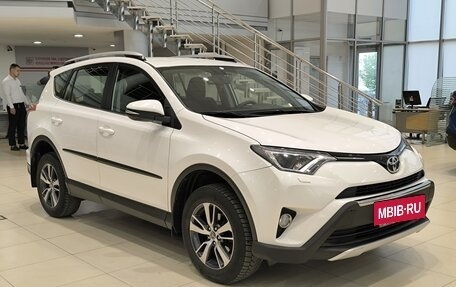 Toyota RAV4, 2016 год, 2 399 000 рублей, 3 фотография