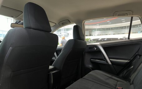 Toyota RAV4, 2016 год, 2 399 000 рублей, 15 фотография