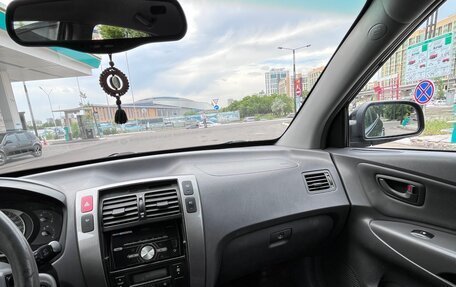Hyundai Tucson III, 2004 год, 700 000 рублей, 19 фотография