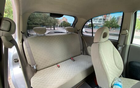 Nissan March III, 2002 год, 300 000 рублей, 13 фотография