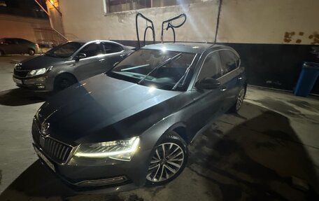Skoda Superb III рестайлинг, 2019 год, 2 450 000 рублей, 5 фотография