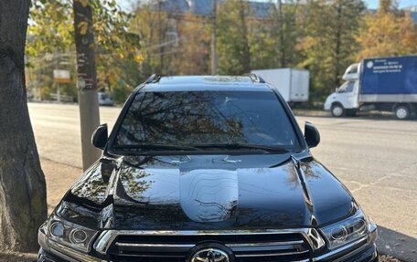Toyota Land Cruiser 200, 2017 год, 5 965 000 рублей, 3 фотография