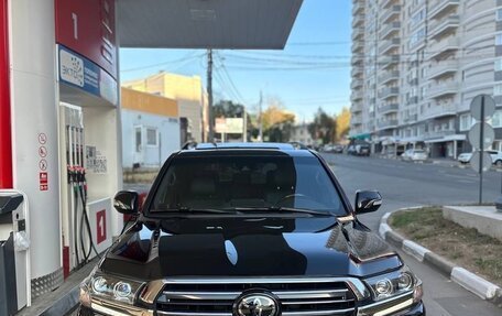 Toyota Land Cruiser 200, 2017 год, 5 965 000 рублей, 2 фотография
