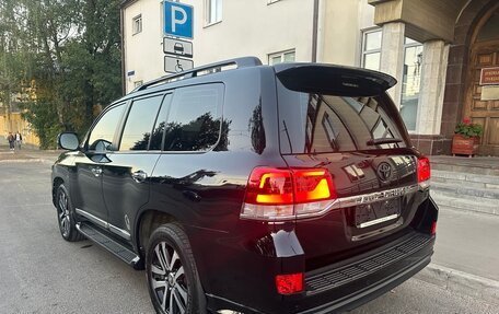 Toyota Land Cruiser 200, 2017 год, 5 965 000 рублей, 7 фотография