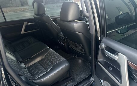 Toyota Land Cruiser 200, 2017 год, 5 965 000 рублей, 13 фотография