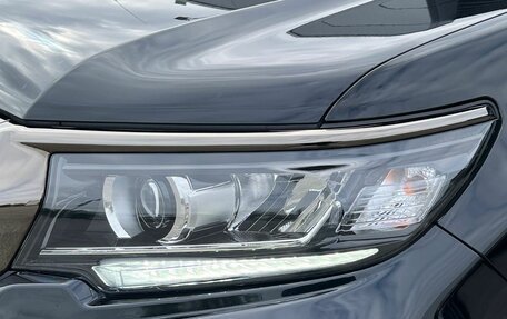 Toyota Land Cruiser Prado 150 рестайлинг 2, 2021 год, 6 790 000 рублей, 8 фотография