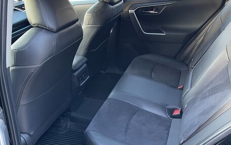 Toyota RAV4, 2021 год, 3 700 000 рублей, 13 фотография