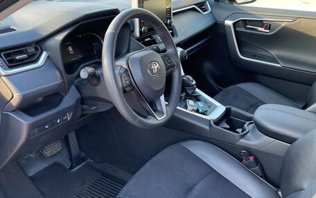 Toyota RAV4, 2021 год, 3 700 000 рублей, 12 фотография