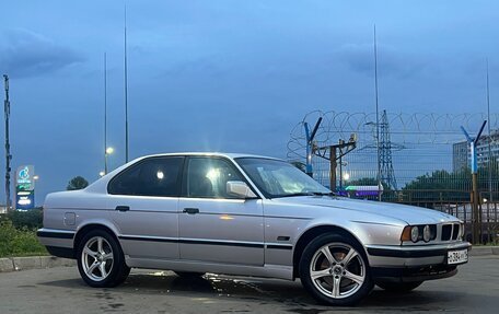 BMW 5 серия, 1989 год, 450 000 рублей, 2 фотография