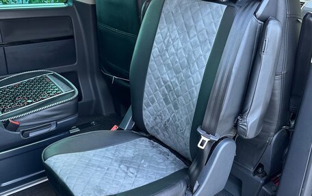Volkswagen Multivan T6 рестайлинг, 2019 год, 5 900 000 рублей, 3 фотография