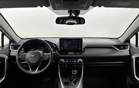 Toyota RAV4, 2021 год, 3 598 000 рублей, 17 фотография