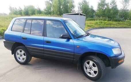 Toyota RAV4, 1995 год, 235 000 рублей, 1 фотография