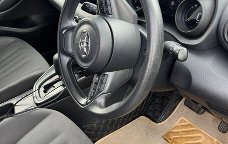Toyota Yaris Cross, 2020 год, 1 650 000 рублей, 14 фотография