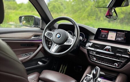 BMW 5 серия, 2018 год, 4 300 000 рублей, 16 фотография