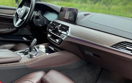 BMW 5 серия, 2018 год, 4 300 000 рублей, 17 фотография