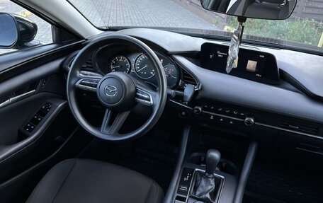 Mazda 3, 2022 год, 2 170 000 рублей, 18 фотография