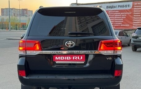 Toyota Land Cruiser 200, 2018 год, 6 380 000 рублей, 5 фотография