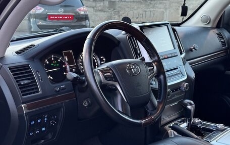 Toyota Land Cruiser 200, 2018 год, 6 380 000 рублей, 20 фотография