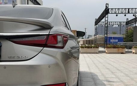 Lexus ES VII, 2022 год, 2 990 000 рублей, 11 фотография