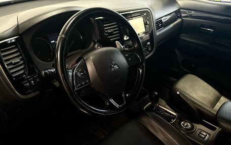 Mitsubishi Outlander III рестайлинг 3, 2015 год, 1 740 000 рублей, 5 фотография