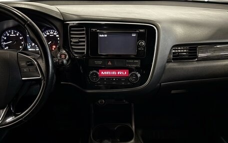 Mitsubishi Outlander III рестайлинг 3, 2015 год, 1 740 000 рублей, 7 фотография