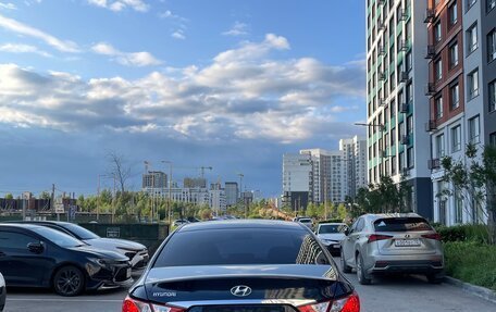 Hyundai Sonata VI, 2010 год, 1 100 000 рублей, 9 фотография