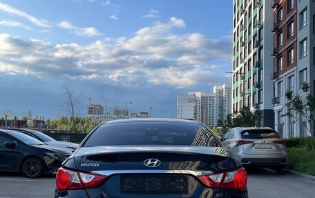 Hyundai Sonata VI, 2010 год, 1 100 000 рублей, 10 фотография