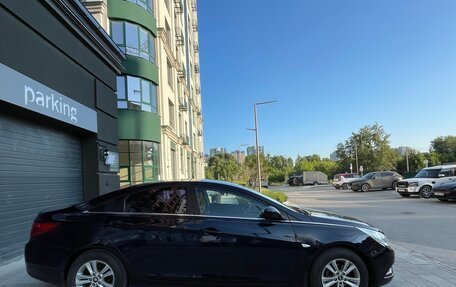 Hyundai Sonata VI, 2010 год, 1 100 000 рублей, 6 фотография