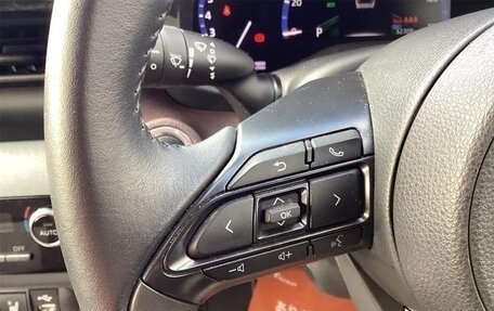 Toyota Yaris Cross, 2021 год, 1 750 444 рублей, 25 фотография