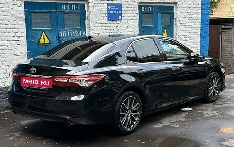 Toyota Camry, 2022 год, 3 150 000 рублей, 2 фотография