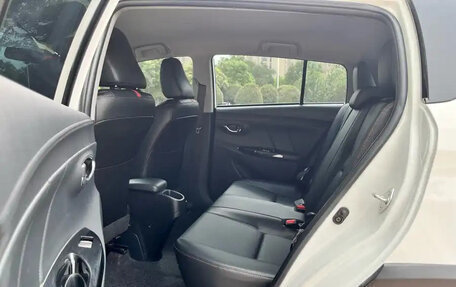 Toyota Yaris, 2022 год, 1 195 027 рублей, 11 фотография