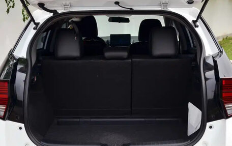 Toyota Yaris, 2022 год, 1 195 027 рублей, 12 фотография