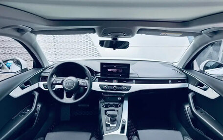 Audi A4, 2021 год, 2 350 000 рублей, 7 фотография