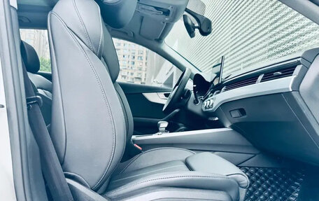 Audi A4, 2021 год, 2 350 000 рублей, 13 фотография