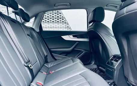 Audi A4, 2021 год, 2 350 000 рублей, 14 фотография