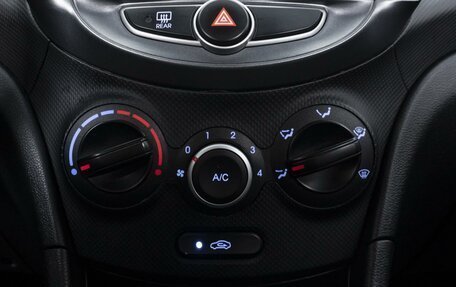 Hyundai Solaris II рестайлинг, 2013 год, 959 000 рублей, 16 фотография