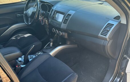 Mitsubishi Outlander III рестайлинг 3, 2008 год, 1 150 000 рублей, 11 фотография