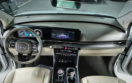 KIA Carnival III, 2021 год, 2 260 000 рублей, 6 фотография