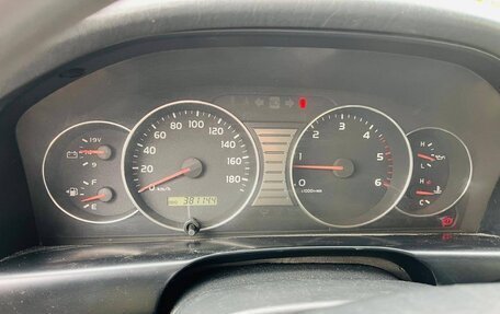 Toyota Land Cruiser 100 рестайлинг 2, 2005 год, 1 850 000 рублей, 10 фотография