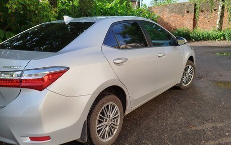Toyota Corolla, 2018 год, 1 840 000 рублей, 2 фотография