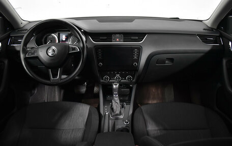 Skoda Octavia, 2017 год, 1 590 000 рублей, 10 фотография