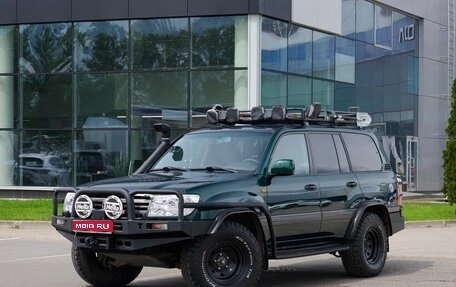 Toyota Land Cruiser 100 рестайлинг 2, 2006 год, 4 500 000 рублей, 1 фотография